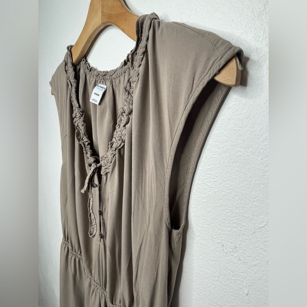 Old Navy Women’s Midi Sleeveless V-Neck Dress w/ Front tie & Buttons - Picture 6 of 6